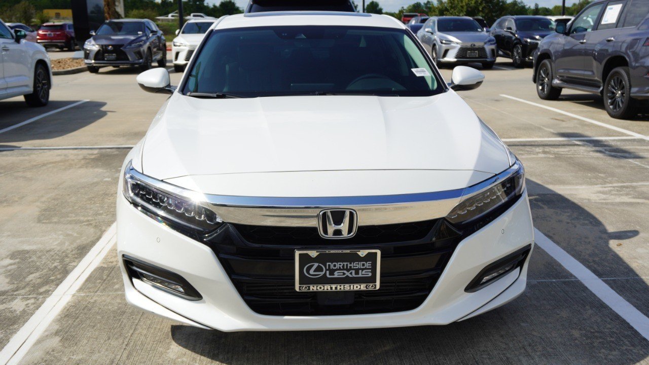Used 2019 White Honda Touring 2.0T image 2