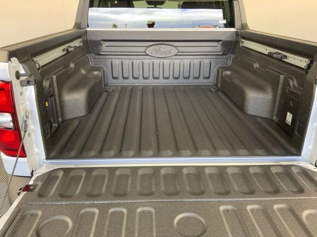 New 2025 Space White Metallic Ford XLT image 9