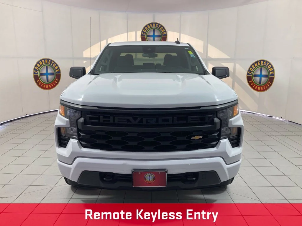 Used 2023 White Chevrolet Custom image 18