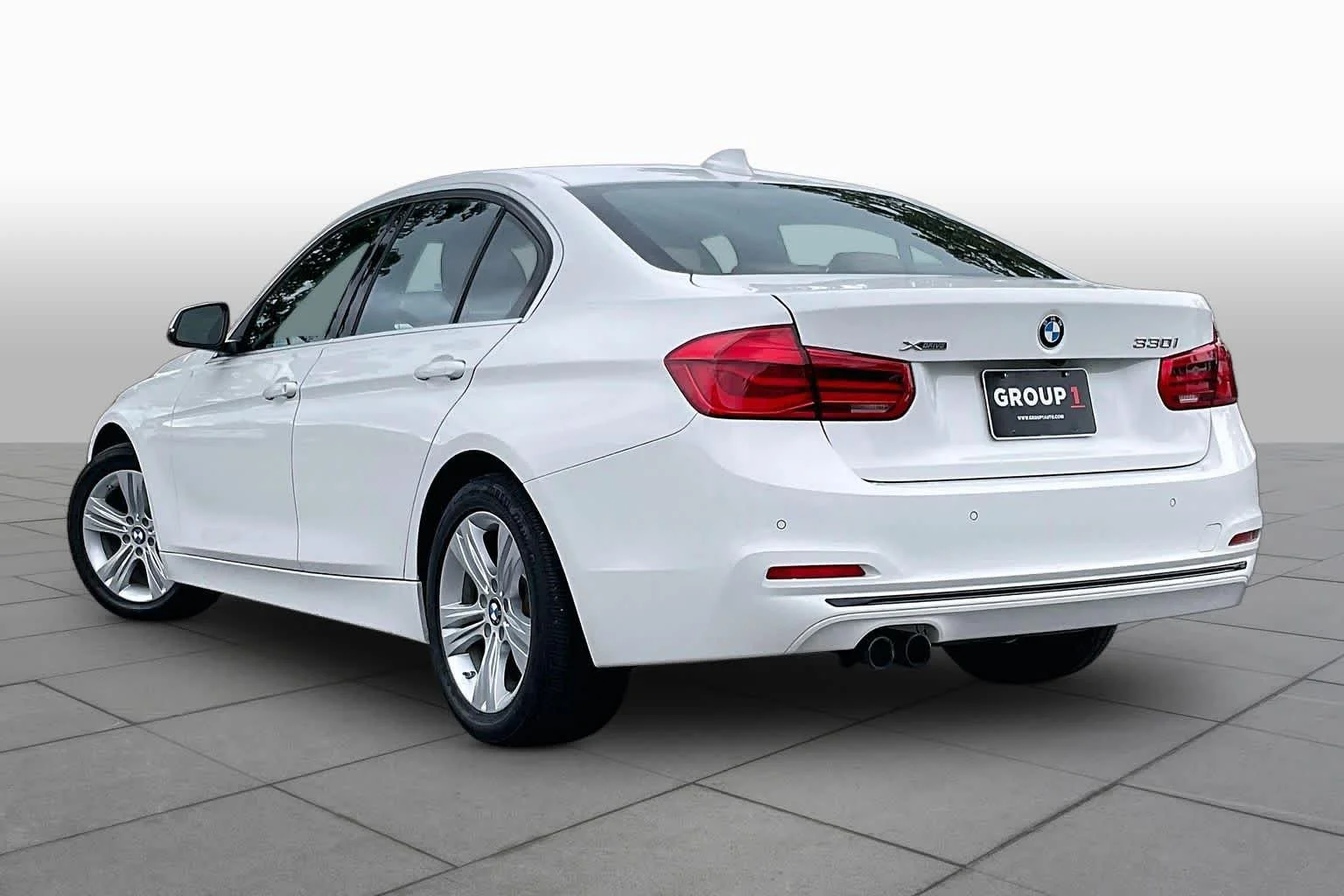 Used 2017 Alpine White BMW 330i xDrive image 11