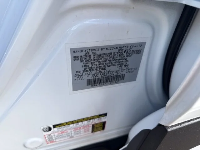 Used 2025 White Nissan SR image 28