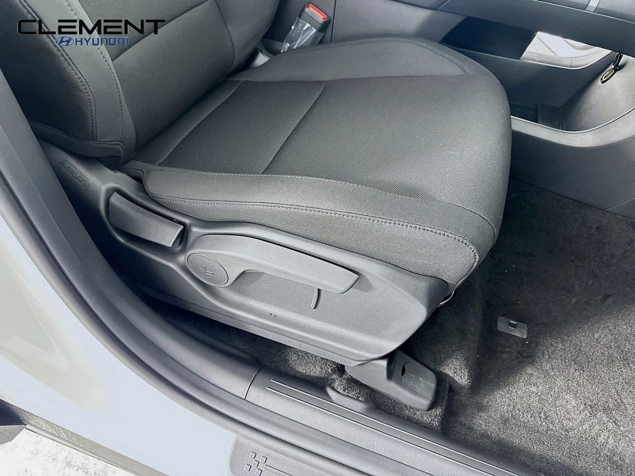 New 2026 White Hyundai SE image 27