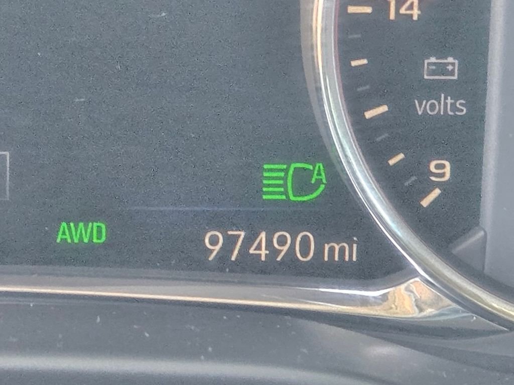 Used 2023 White GMC AT4 image 18