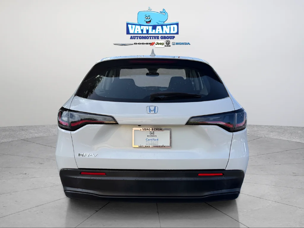 Used 2024 Platinum White Pearl Honda LX image 4