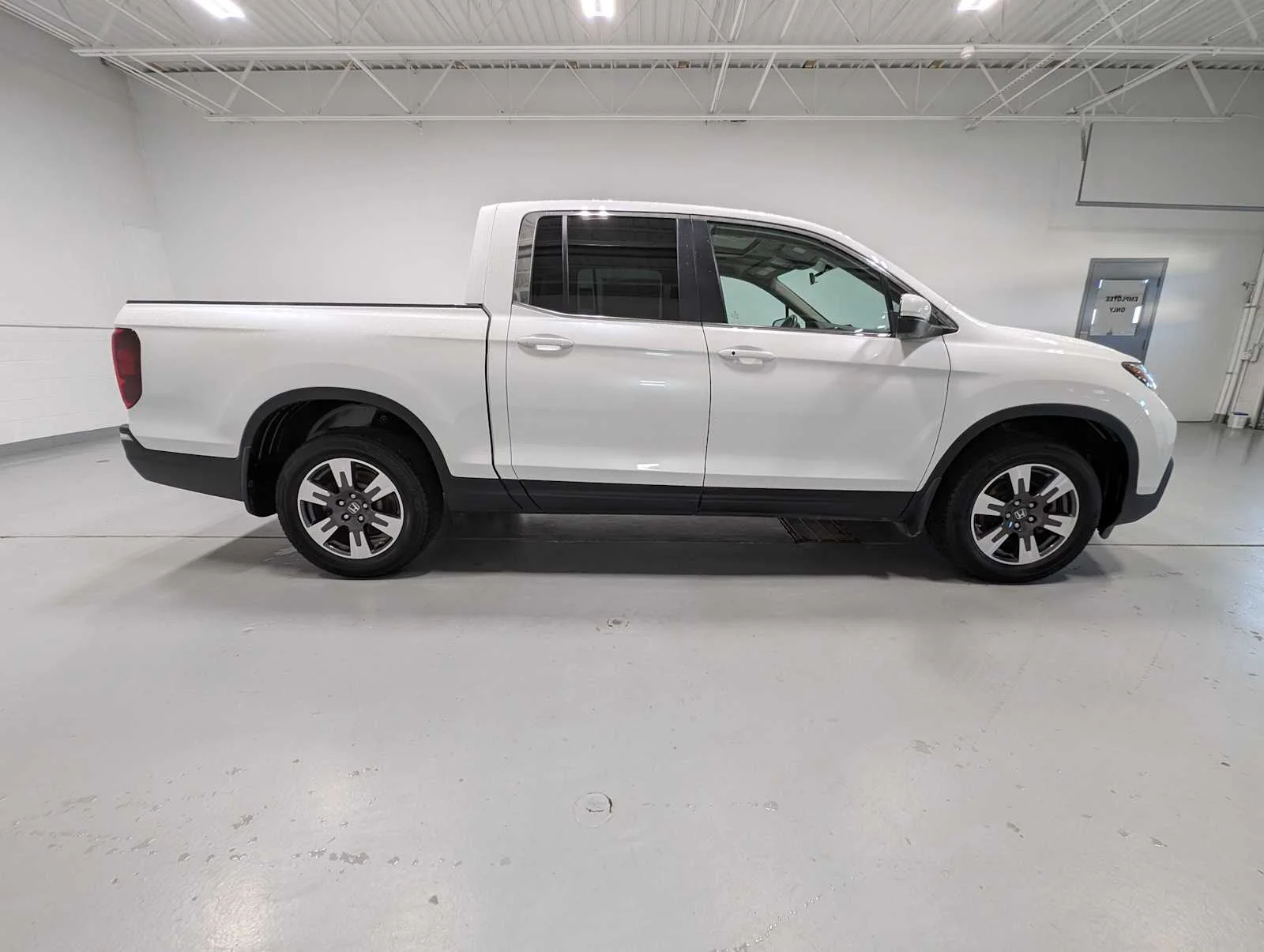 Used 2019 Platinum White Pearl Honda RTL image 7