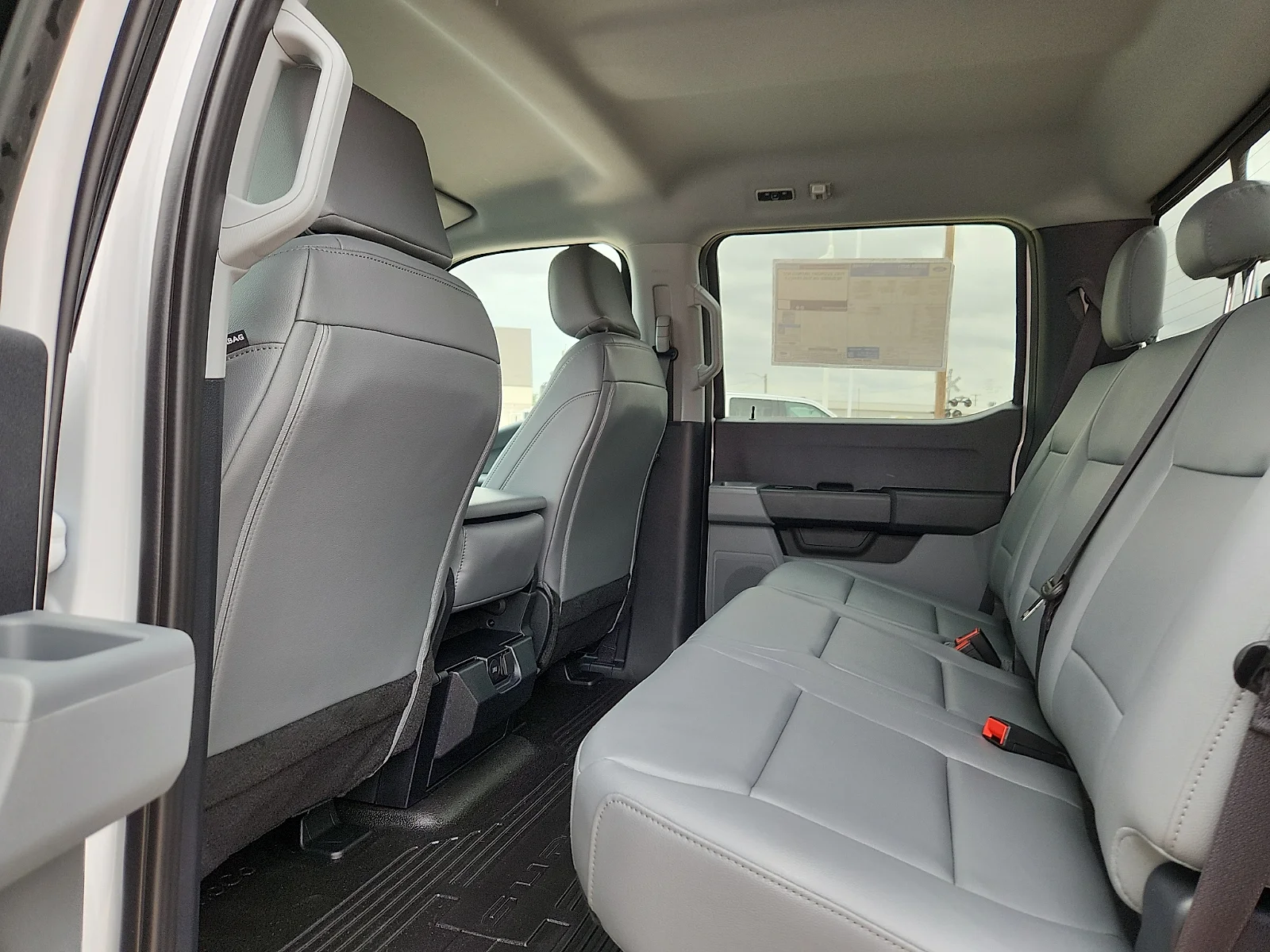 New 2026 Oxford White Ford XL image 18