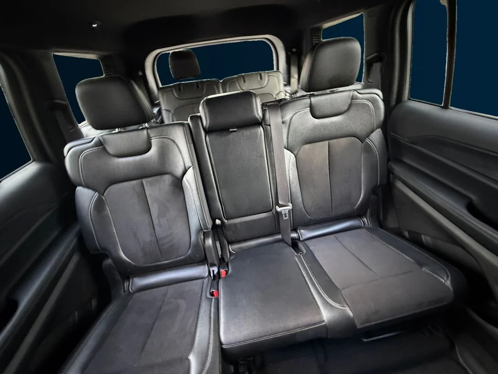 Used 2024 Gray Jeep Altitude image 18