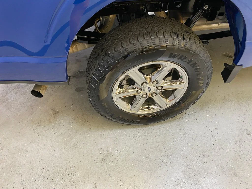 Used 2025 Blue Ford XLT image 13