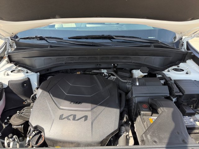 Used 2023 White Kia EX image 19