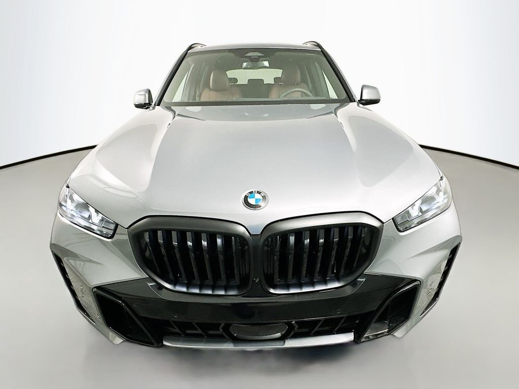 Used 2026 Skyscraper Grey Metallic BMW xDrive40i image 2