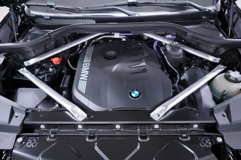 Used 2026 Black Sapphire Metallic BMW xDrive40i image 19