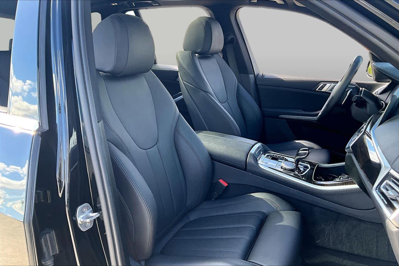 Used 2020 Jet Black BMW sDrive40i image 8