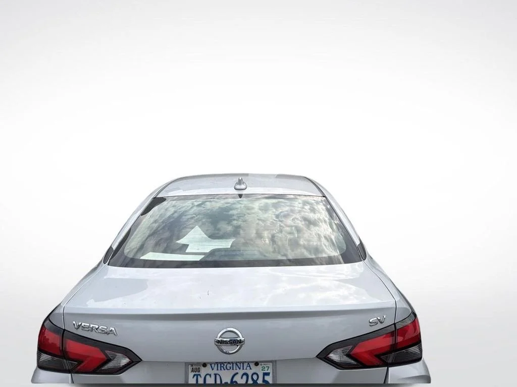 Used 2021 Silver Nissan 1.6 SV image 3
