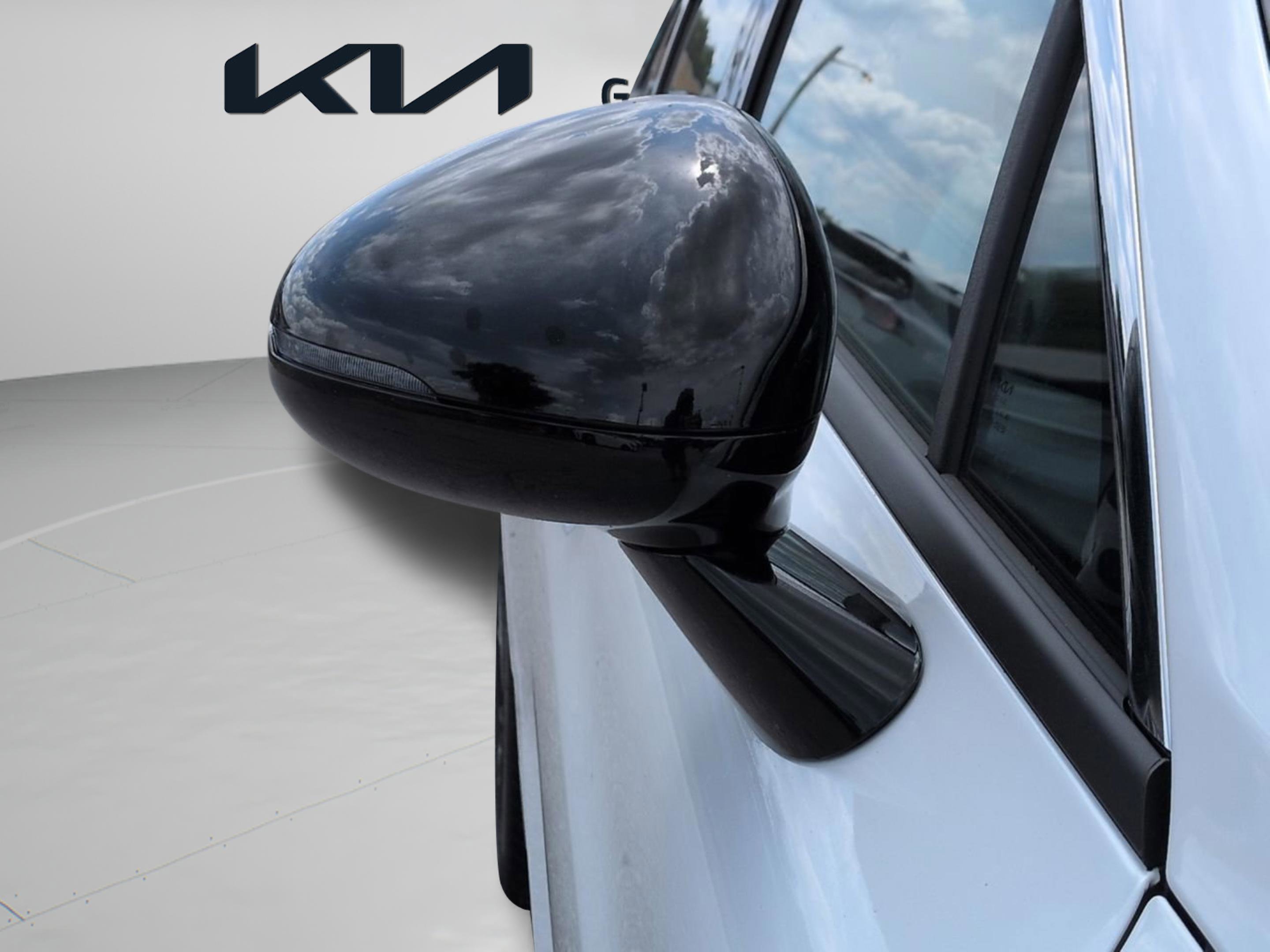 New 2026 Snow White Pearl Kia GT-Line image 32