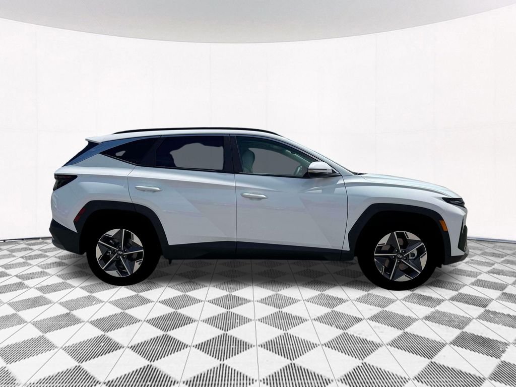 New 2026 White Hyundai SEL Premium image 14