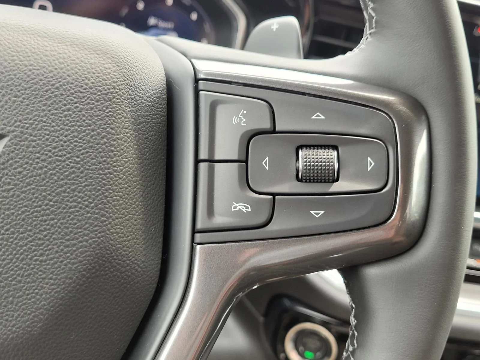 New 2026 Polar White Tricoat Chevrolet High Country image 22