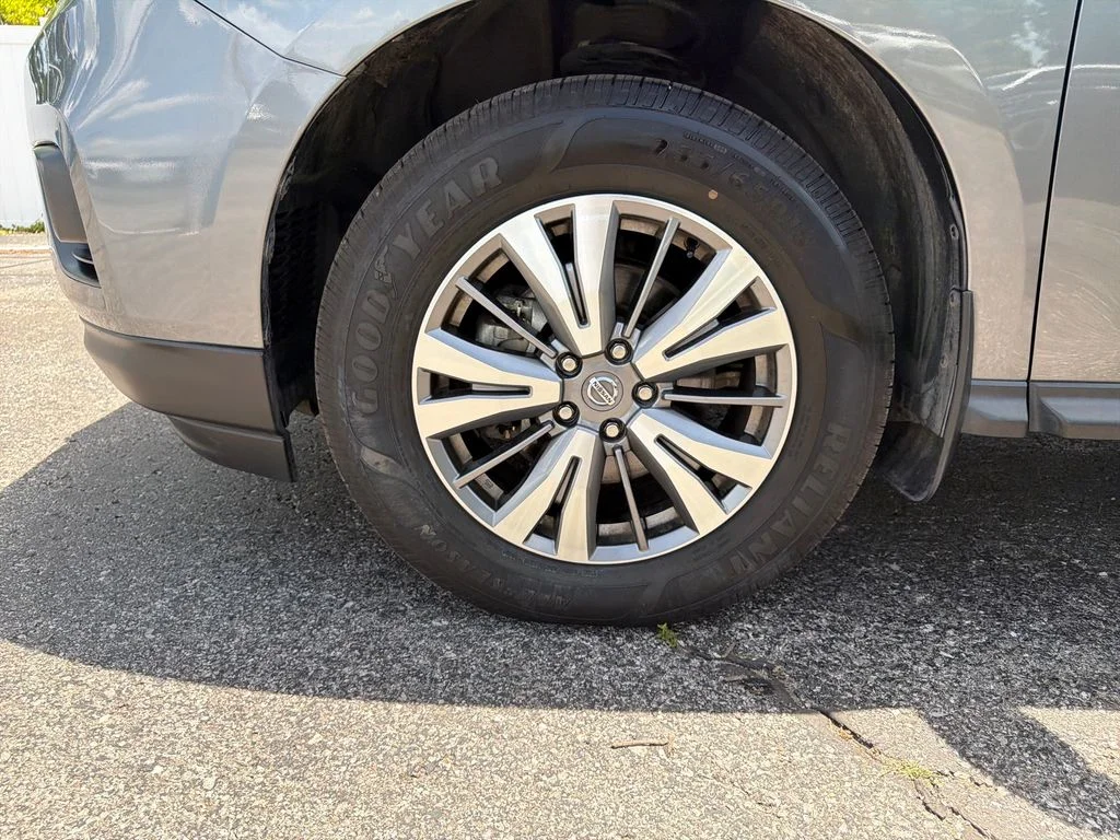 Used 2020 Gray Nissan S image 29