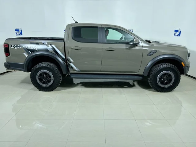 2025 Ford Ranger Raptor - Photo 9