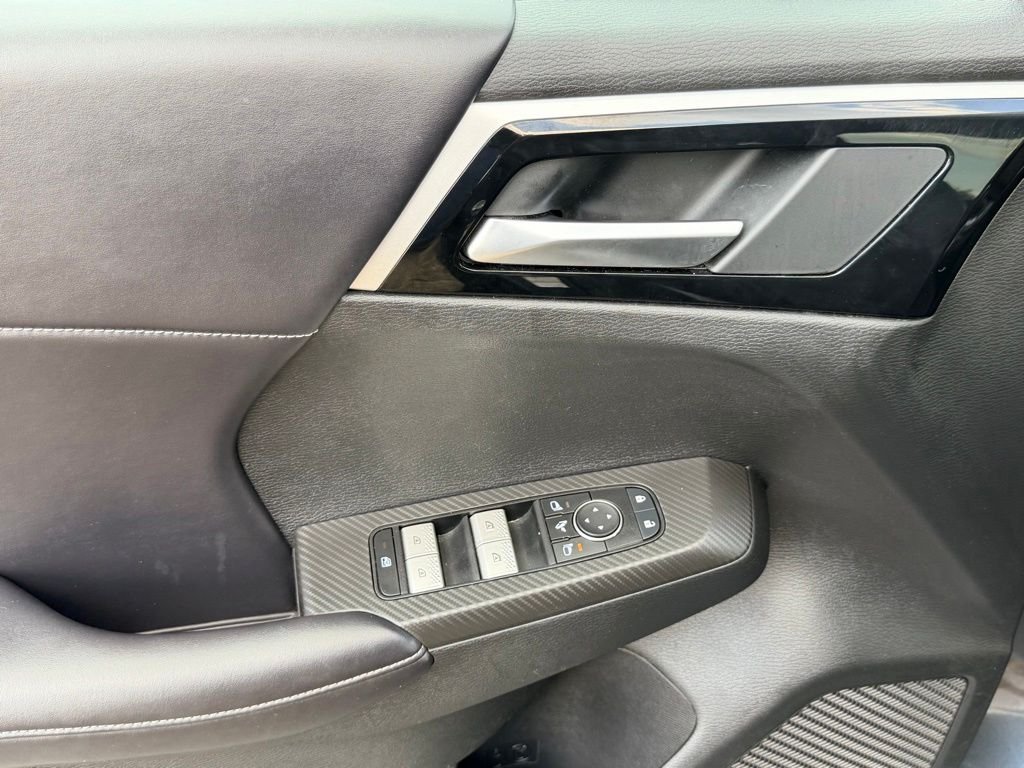 Used 2024 Blue Mitsubishi SE image 21