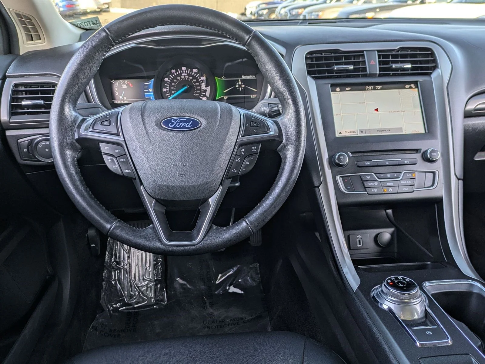 Used 2017 Silver Ford SE image 16