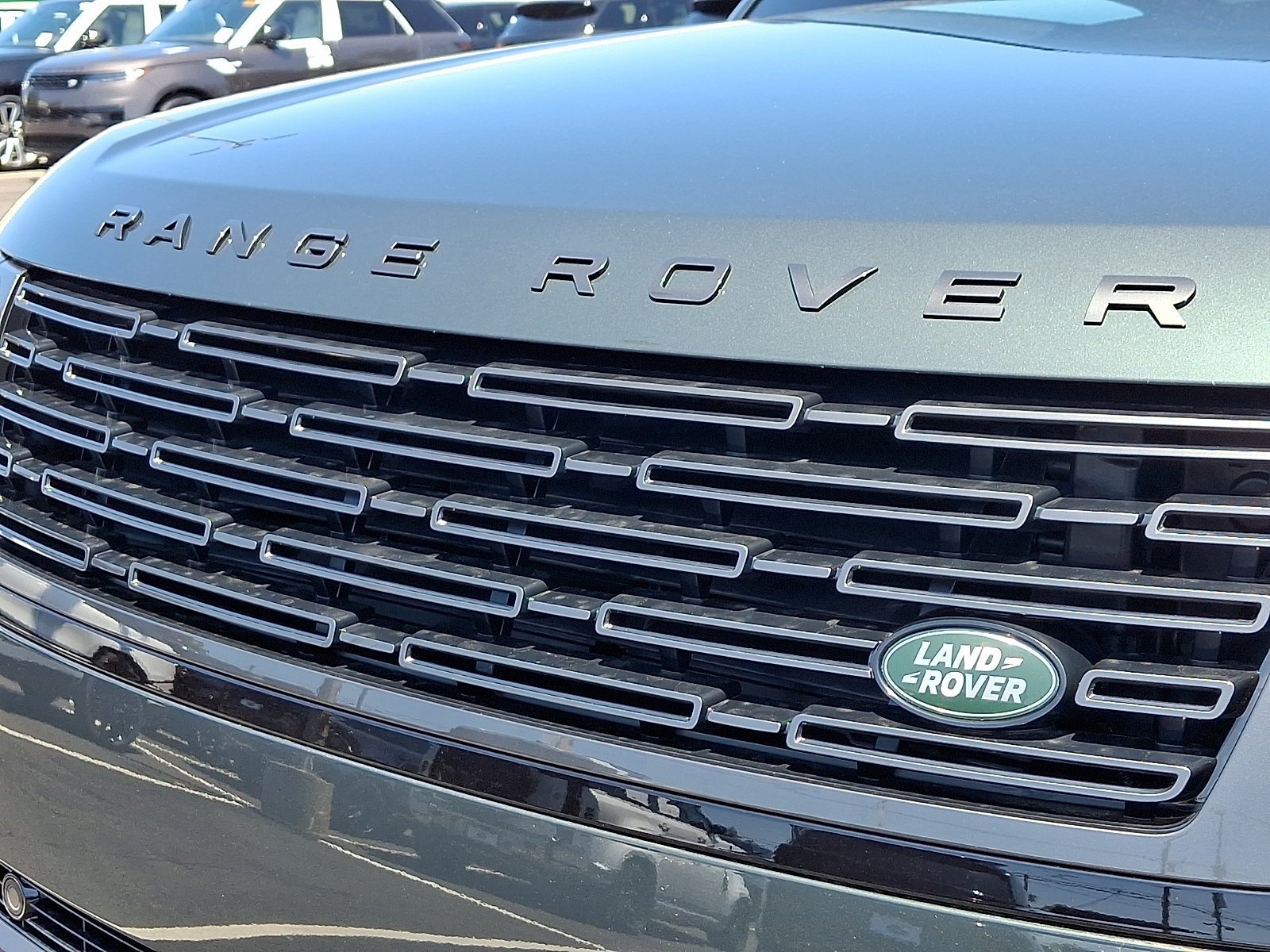 New 2026 Belgravia Green LAND ROVER SE LWB 7-Seats / V8 image 17