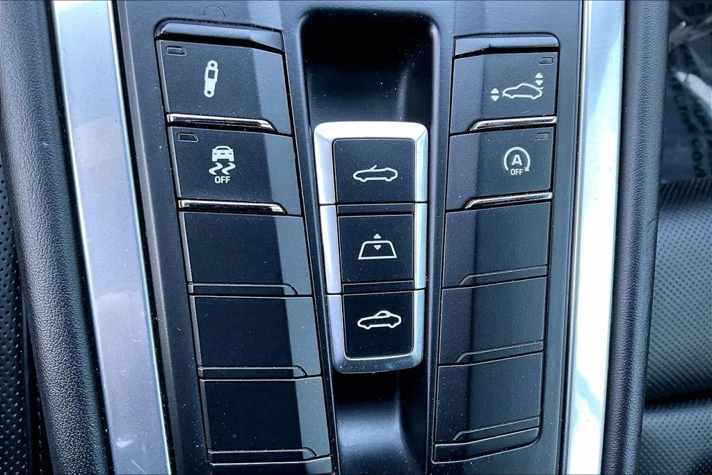 Used 2019 Black Porsche Turbo image 32