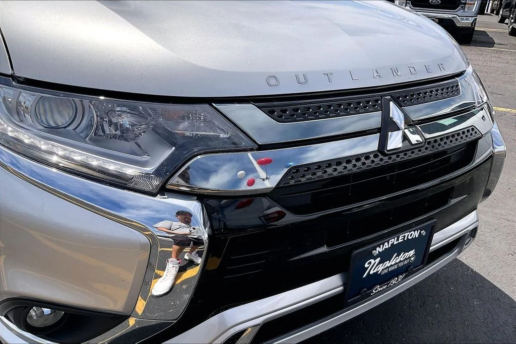 Used 2019 Alloy Silver Metallic Mitsubishi SEL image 31