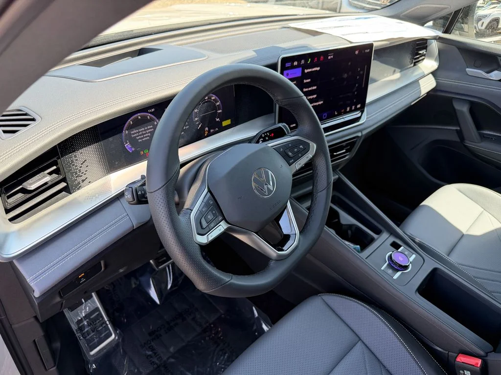 New 2026 Sandstone with Deep Black Roof Volkswagen 2.0T SE R-Line Black image 12