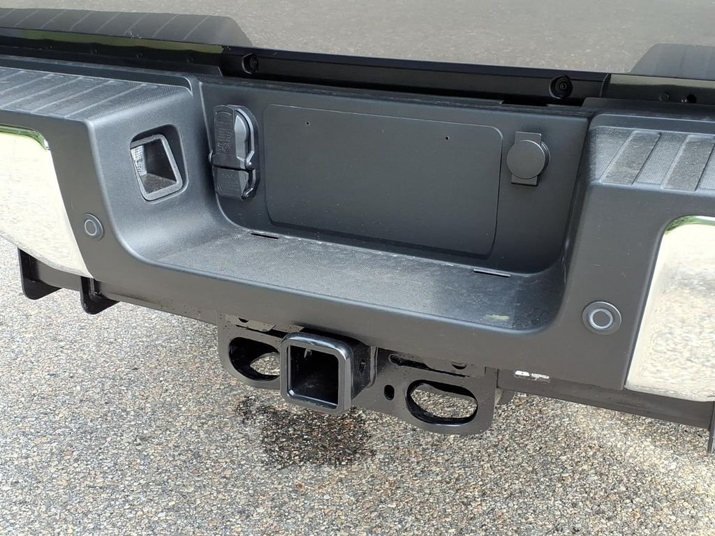 New 2026 Carbonized Gray Metallic Ford F-350® XLT image 7
