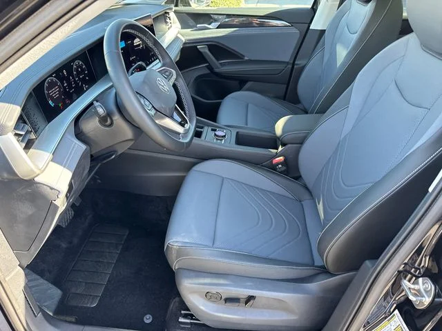 New 2026 Deep Black Pearl Volkswagen 2.0T SE image 35