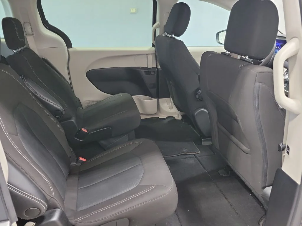 Certified Used 2023 Gray Chrysler LX image 22