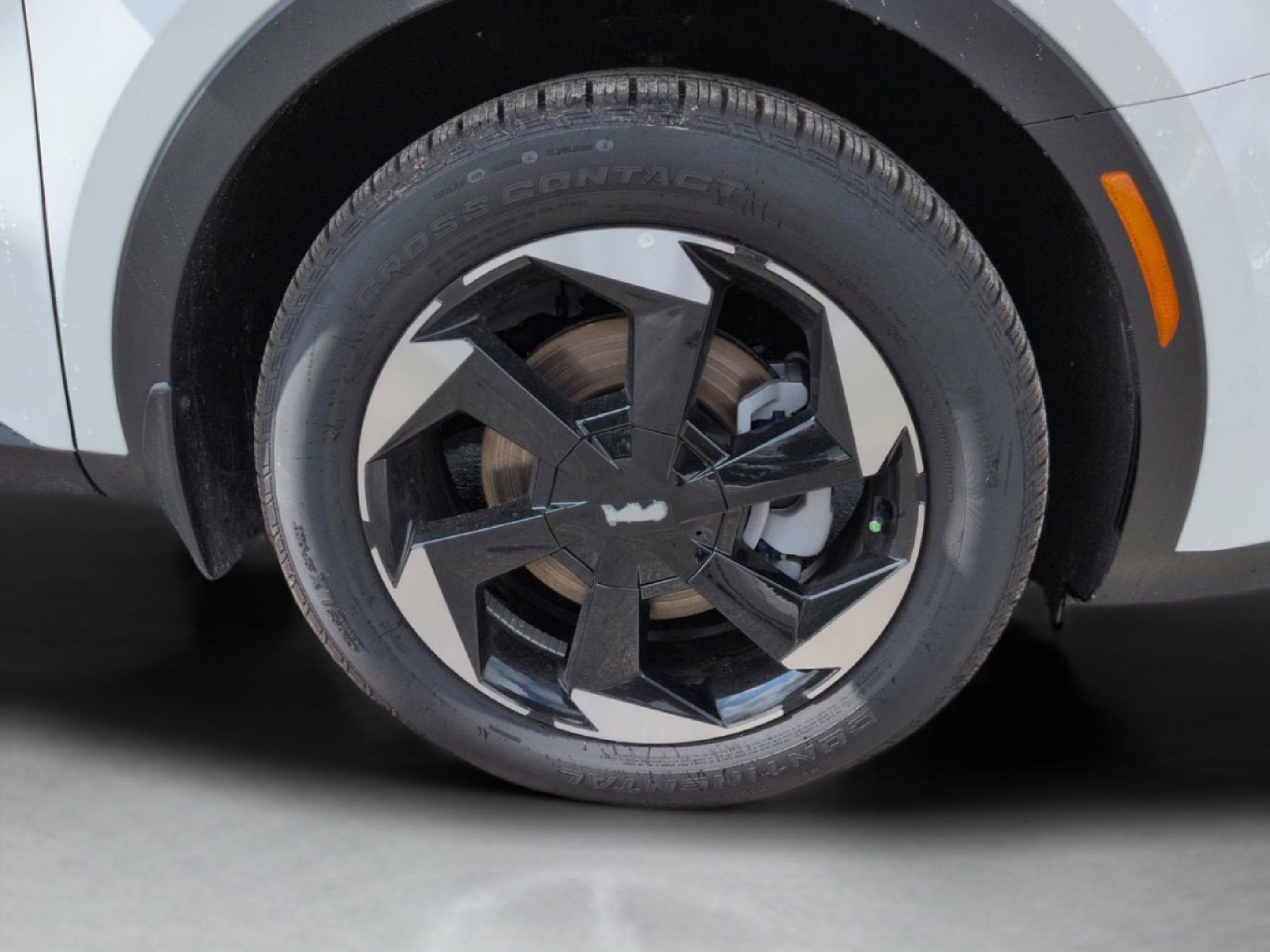 New 2026 Snow White Pearl Kia EX image 35