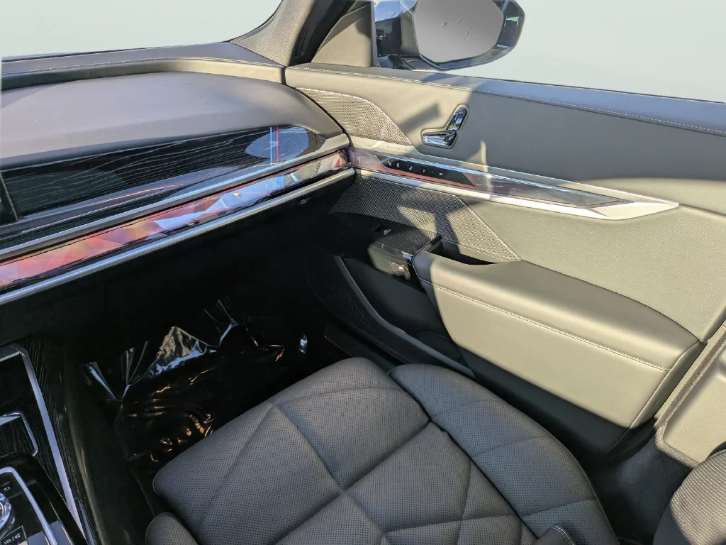 Used 2023 Black BMW 740i image 15