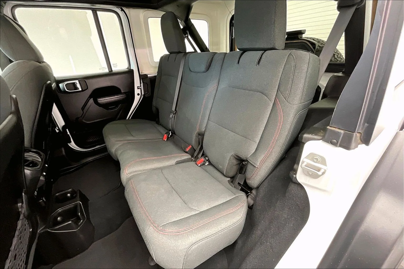 Used 2024 Bright White Clearcoat Jeep Rubicon image 20