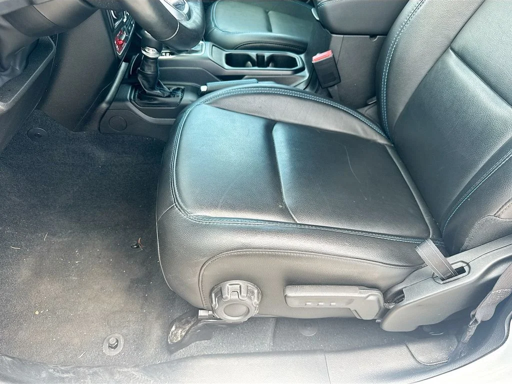 Used 2023 Silver Jeep Rubicon 4xe image 21
