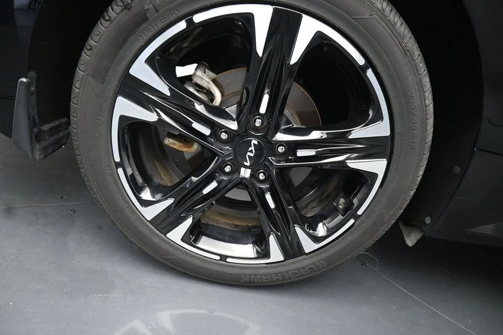 Used 2024 Black Kia GT-Line image 12