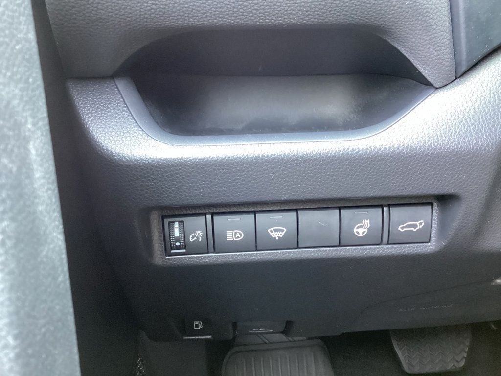 Used 2022 White Toyota SE image 24