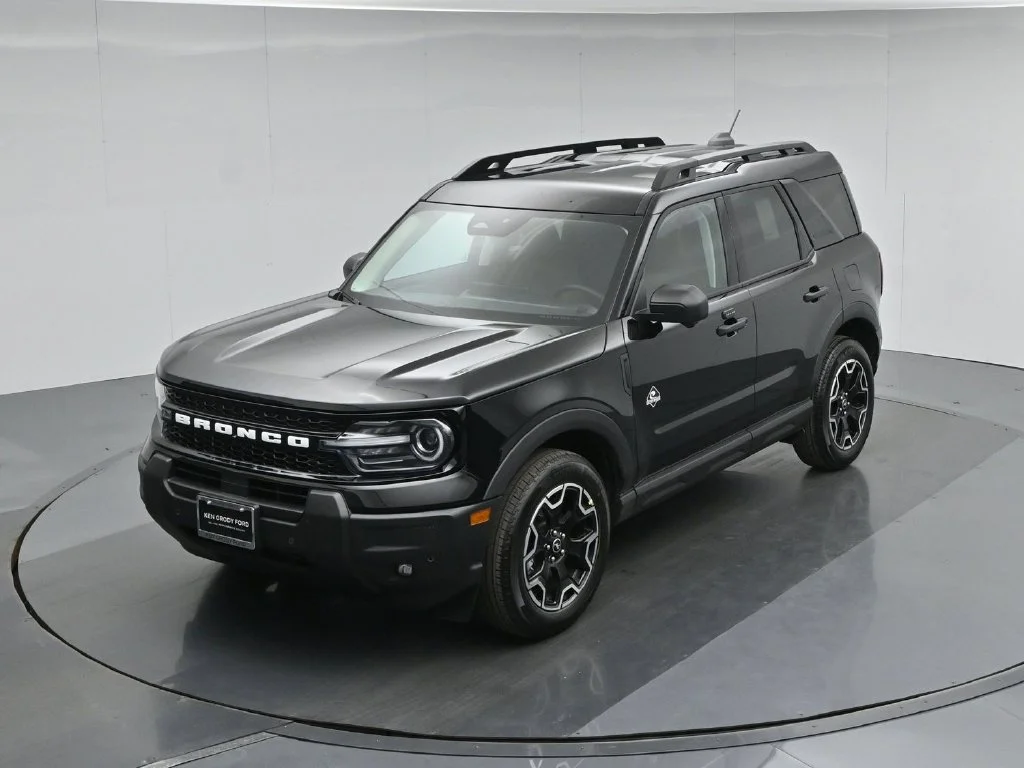 New 2026 Shadow Black Ford Outer Banks image 36