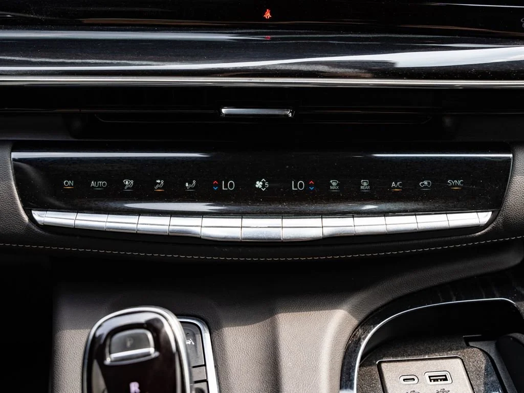 Used 2023 Crystal White Tricoat Cadillac Sport image 40