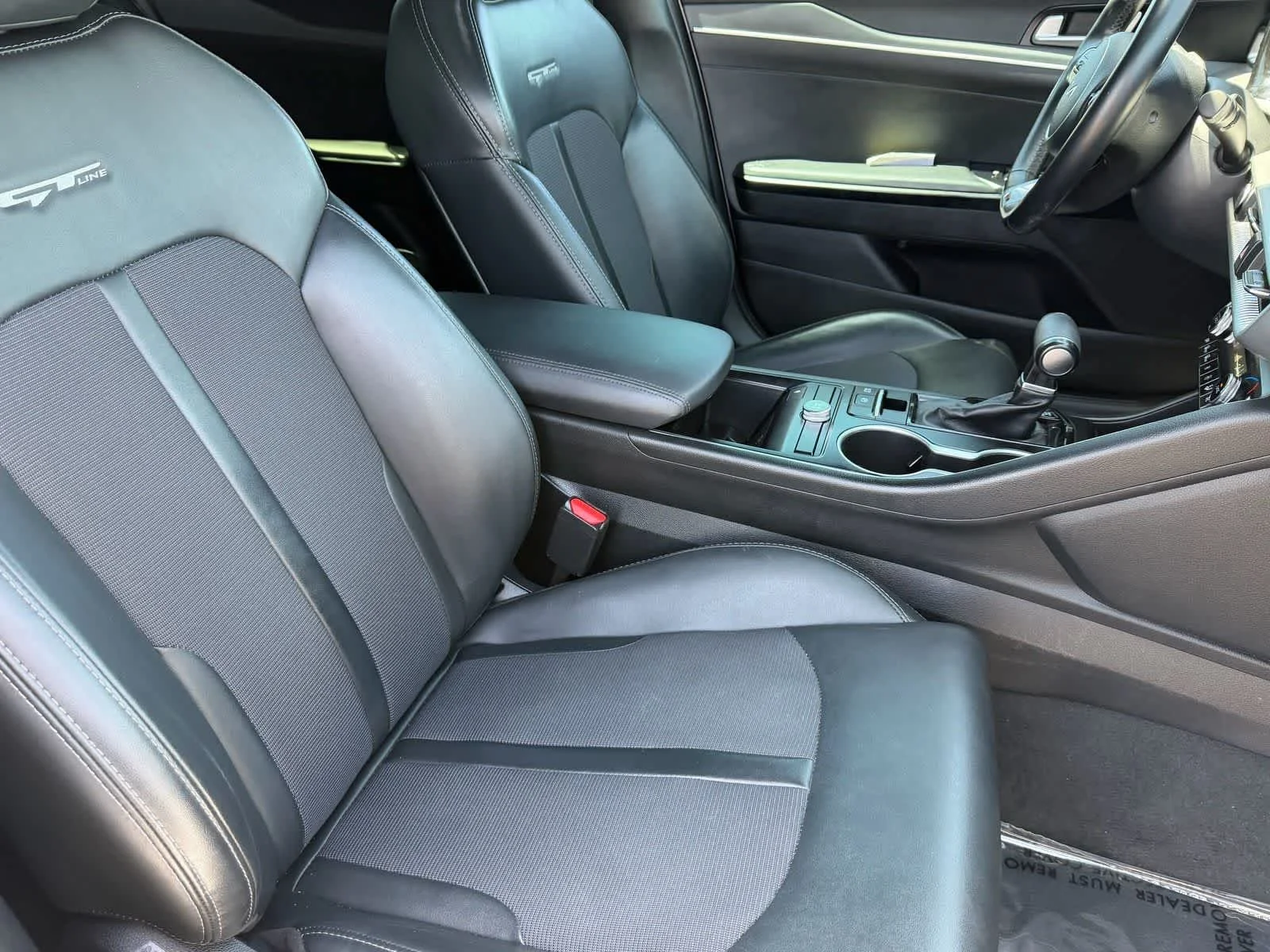 Used 2022 Glacial White Pearl Kia GT-Line image 12