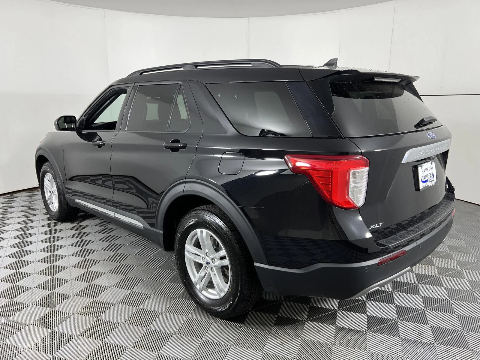Used 2023 Agate Black Ford XLT image 8