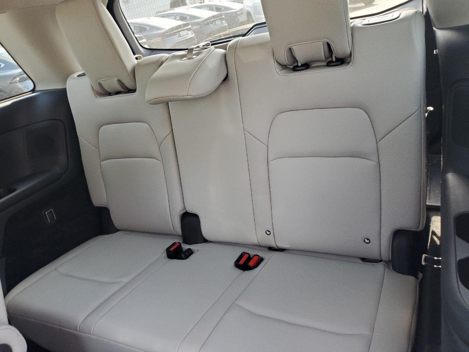 Used 2022 Pearl White Tricoat Nissan SL image 6