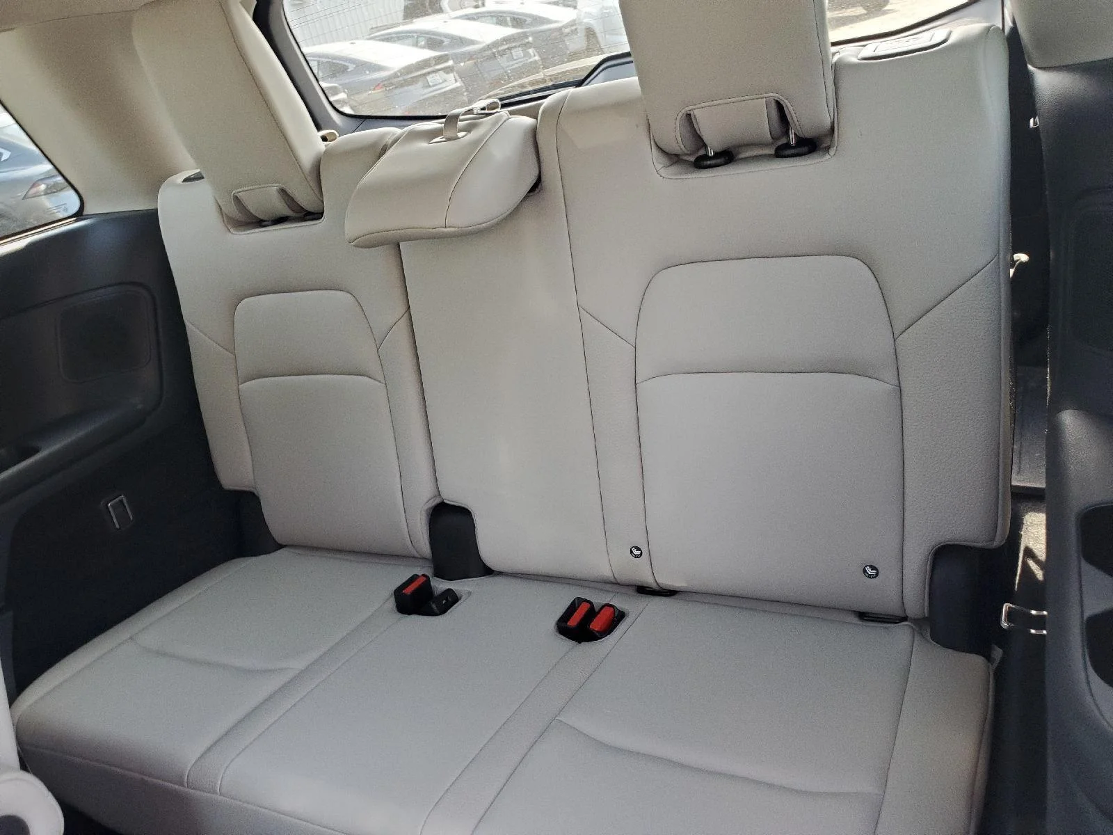 Used 2022 Pearl White Tricoat Nissan SL image 6