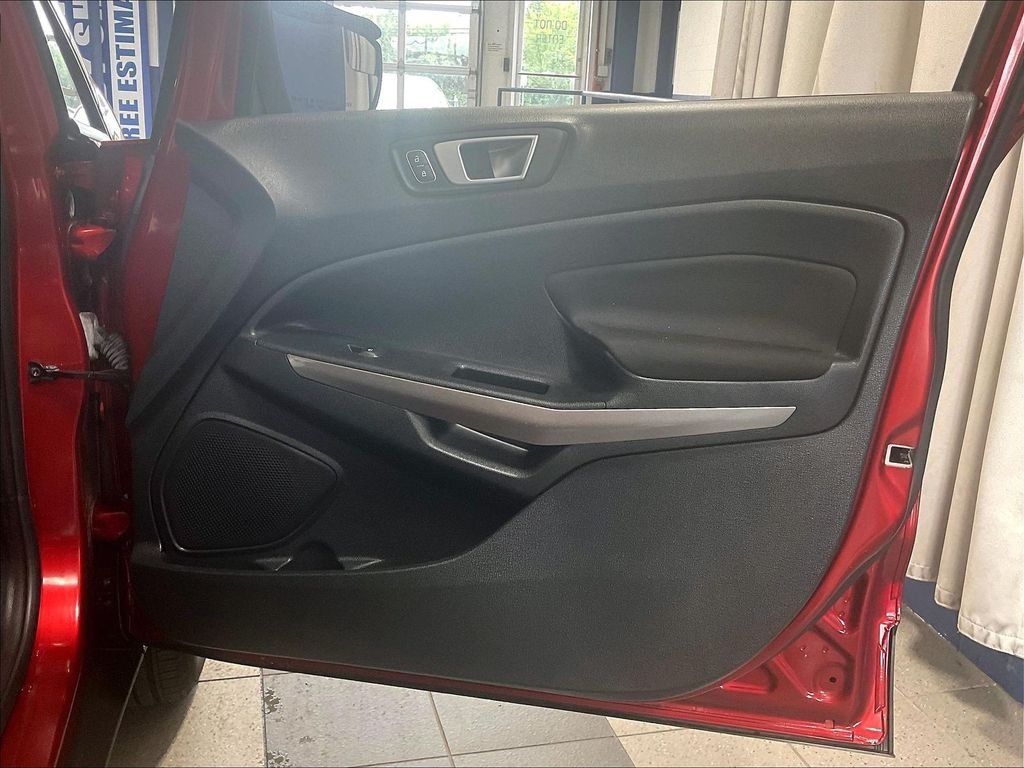 Used 2019 Red Ford SE image 12