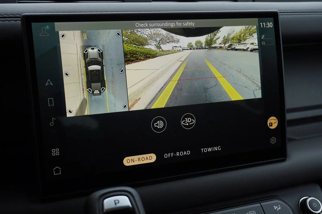 Certified Used 2025 Black Land Rover X-Dynamic SE image 27