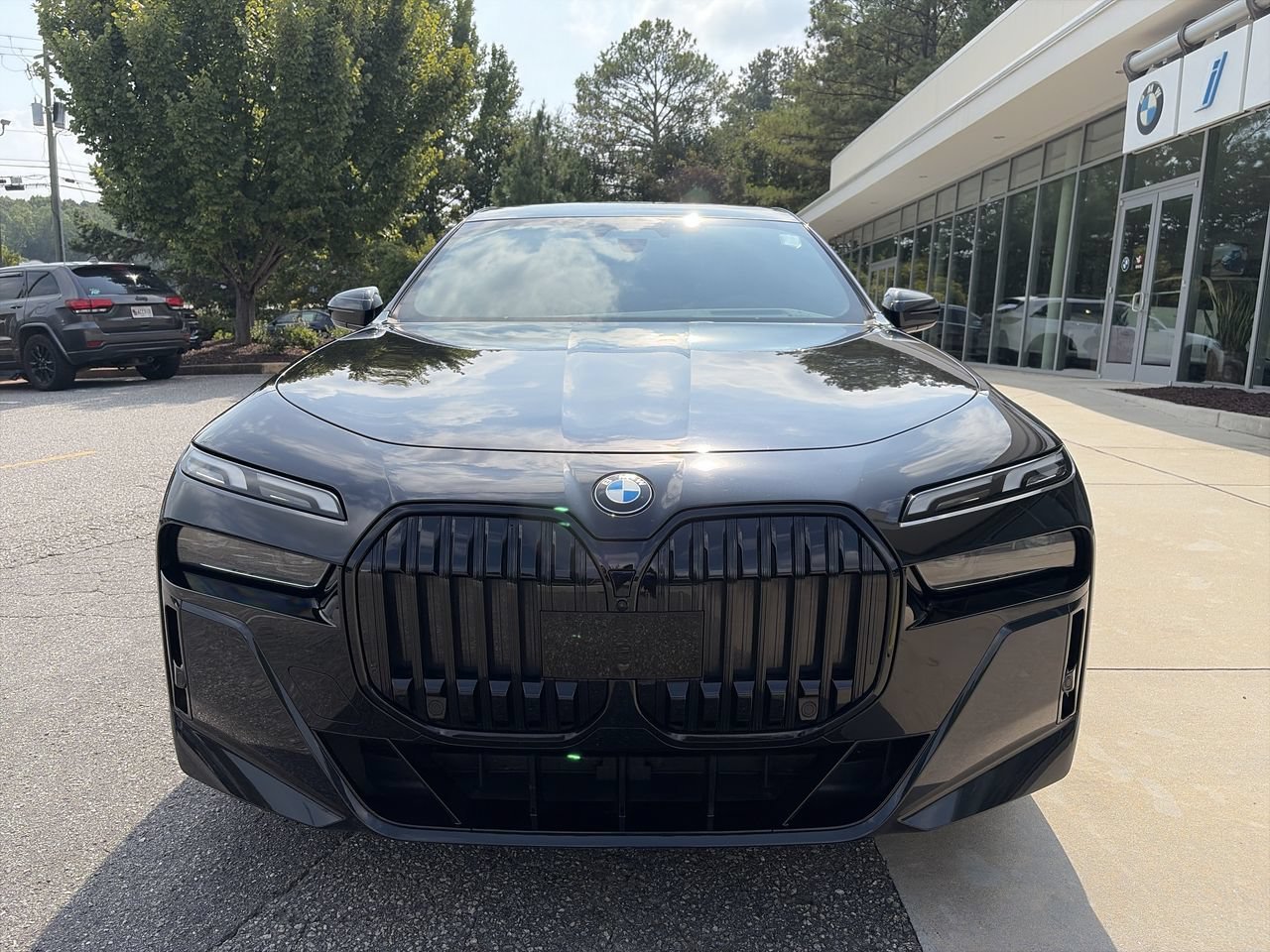 Used 2023 Black Sapphire Metallic BMW 740i image 10