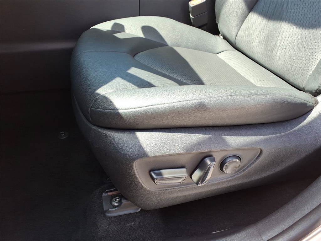 Used 2025 Beige Toyota XLE image 19