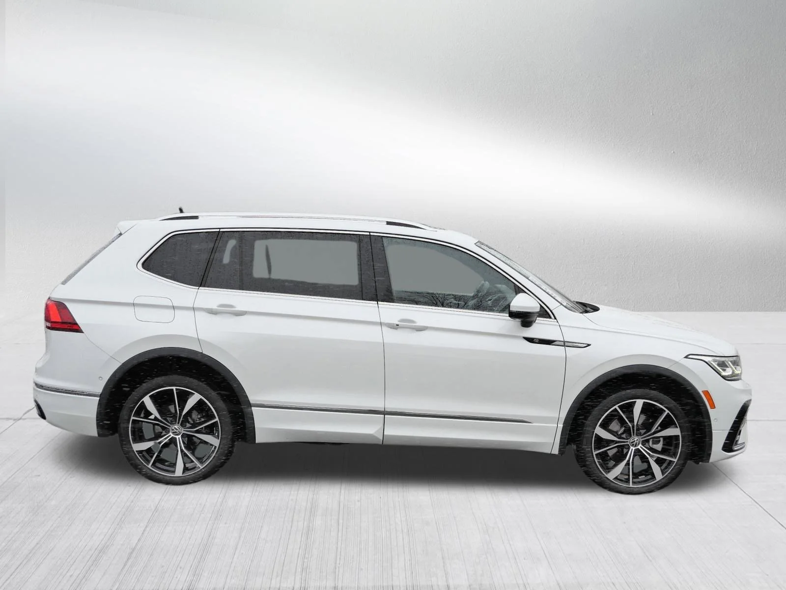 2022 Volkswagen Tiguan SEL R-LINE - Photo 8