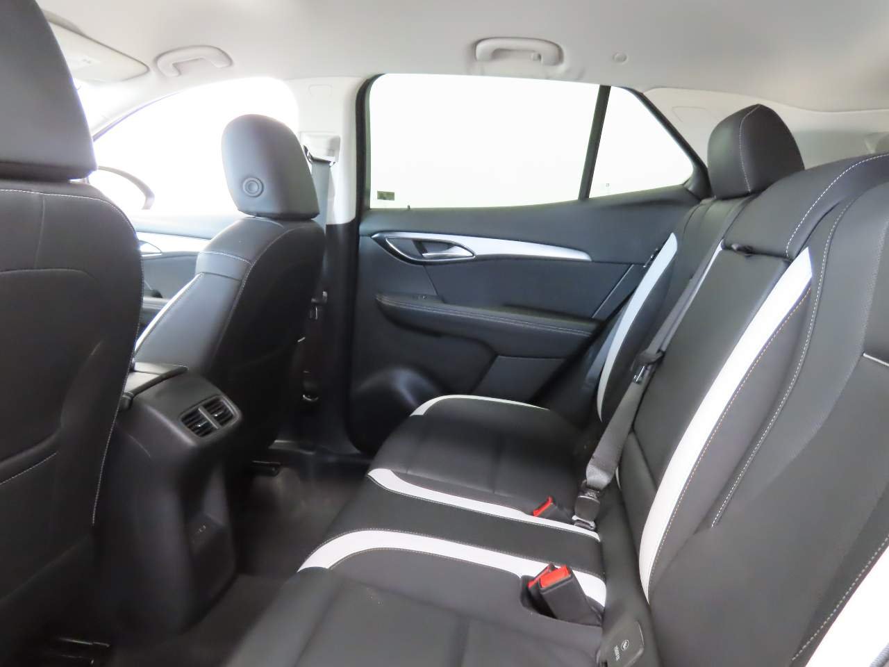Used 2025 Moonstone Gray Metallic Buick Sport Touring image 16