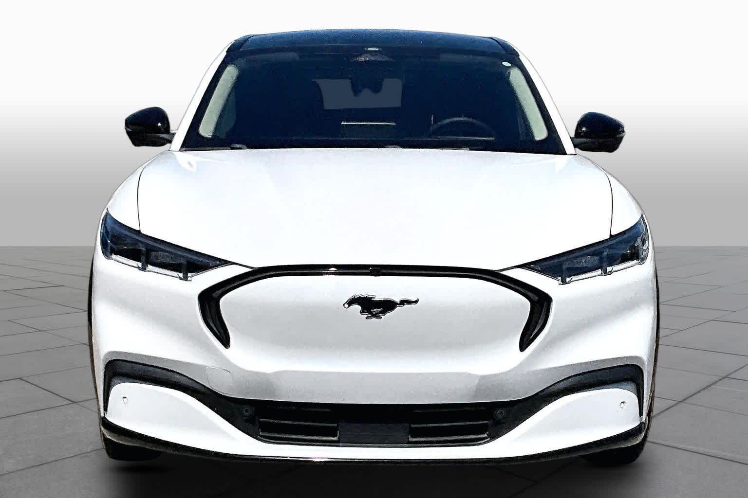 Used 2023 Star White Metallic Tri-Coat Ford Premium image 3